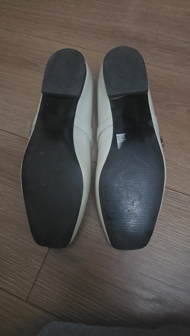 Beyaz Tokalı Kadın Topuklu Babet - Görsel 2