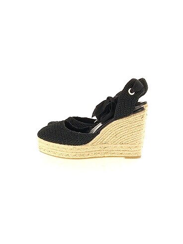 Zara Dolgu Topuk %70 İndirimli.
