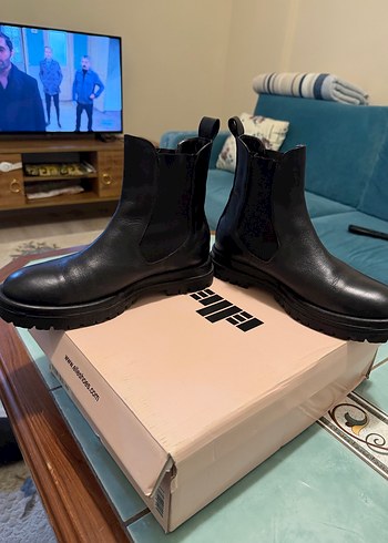 Siyah Elle Marka Kadın Bot - Görsel 4