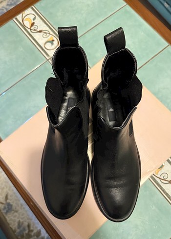 Siyah Elle Marka Kadın Bot - Görsel 3