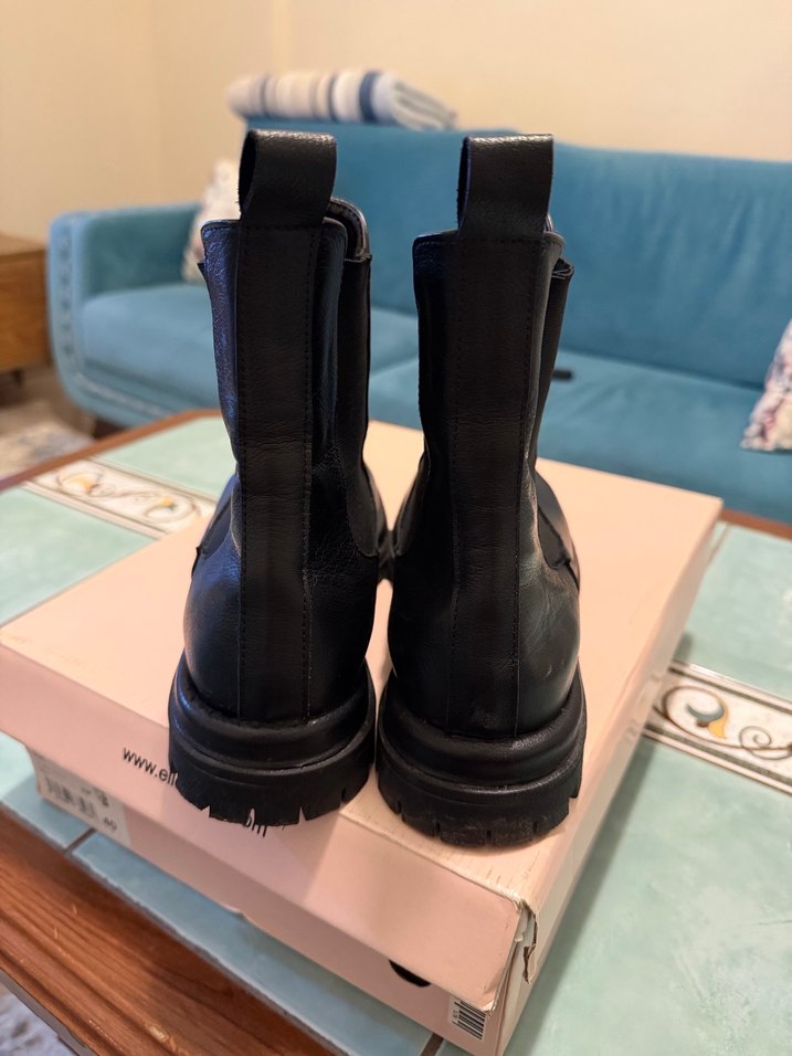 Siyah Elle Marka Kadın Bot - Görsel 2