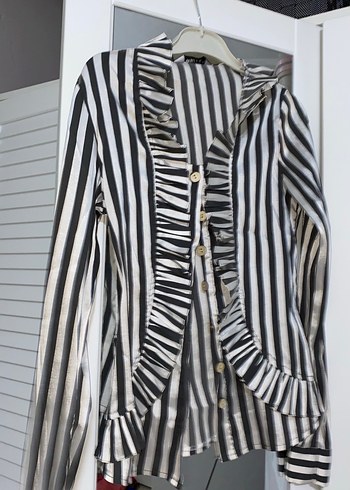 Zebra Desenli Fırfırlı Uzun Kollu Kadın Gömlek - Görsel 3