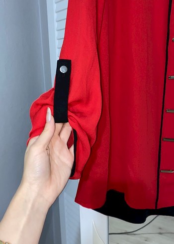 Düğmeli Kırmızı Hamile Bluzu - Görsel 2