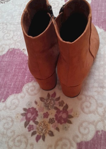 Kahverengi Süet Tokalı Kadın Bot - Görsel 2