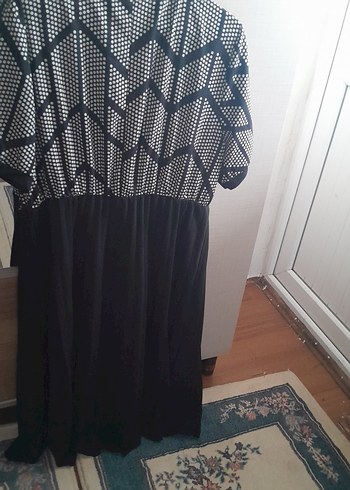 V Yaka Desenli Uzun Siyah Elbise - Görsel 3