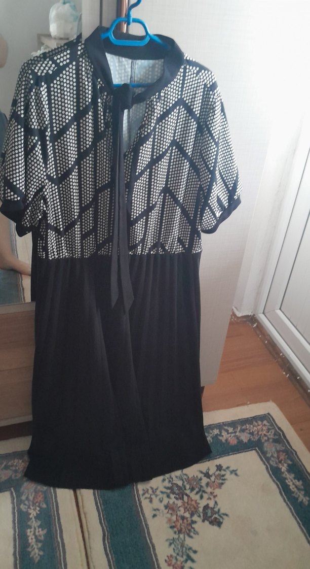 V Yaka Desenli Uzun Siyah Elbise - Görsel 2