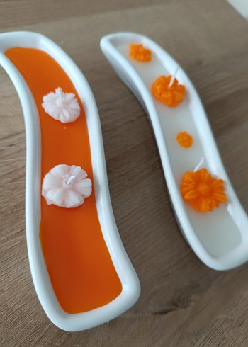 Beden Renkli Çiçekli Beyaz Mum ve Tutucu Seti