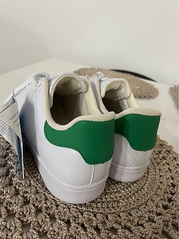 Beyaz spor ayakkabı - Görsel 4
