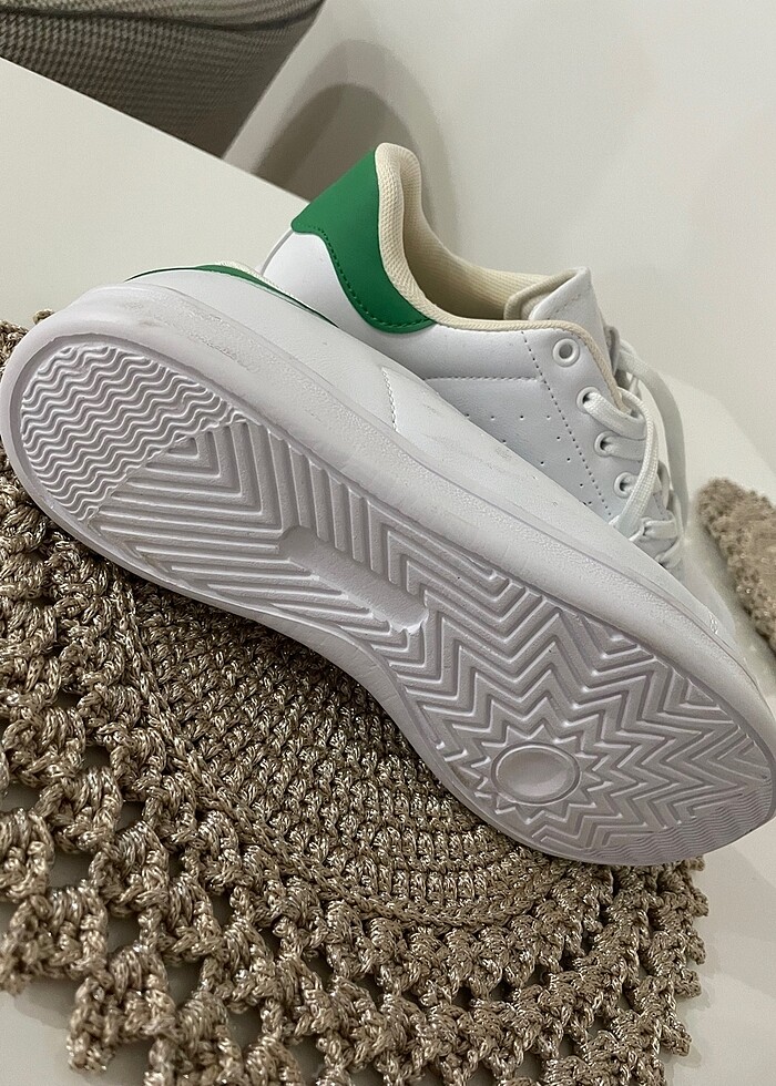 Beyaz spor ayakkabı - Görsel 5