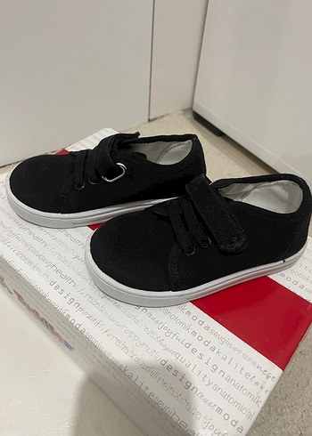 22 Beden Siyah Erkek Çocuk Günlük Spor Ayakkabı