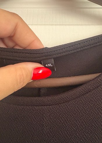 Siyah-Beyaz Drapeli Kolsuz Uzun Kalem Elbise - Görsel 4