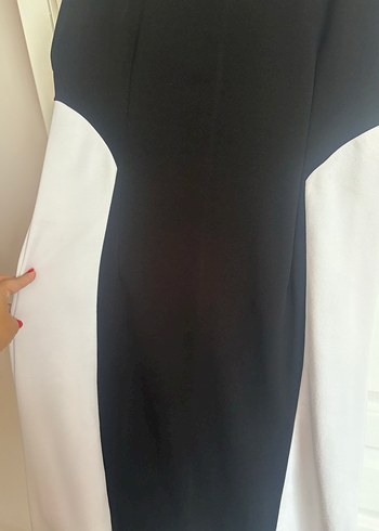 Siyah-Beyaz Drapeli Kolsuz Uzun Kalem Elbise - Görsel 3