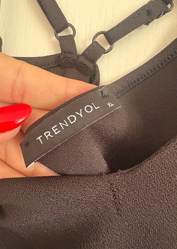 Siyah Uzun Askılı V Yaka Fırfırlı Elbise - Görsel 5