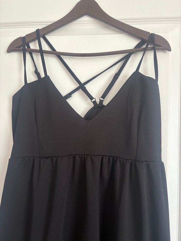 Siyah Uzun Askılı V Yaka Fırfırlı Elbise - Görsel 2