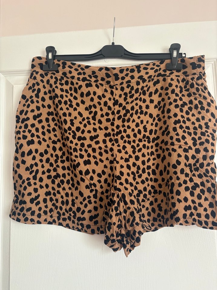 3 adet şort ikisi 48 biri 46 beden - Görsel 5