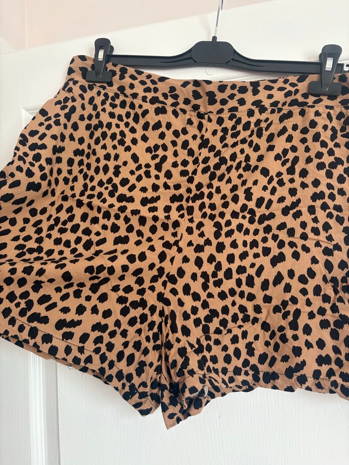 3 adet şort ikisi 48 biri 46 beden - Görsel 4