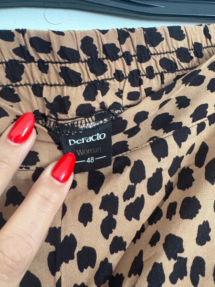 3 adet şort ikisi 48 biri 46 beden - Görsel 2