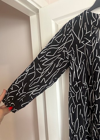 Drapeli Siyah Desenli Uzun Elbise - Görsel 4