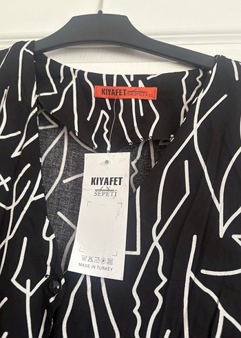 Drapeli Siyah Desenli Uzun Elbise - Görsel 3