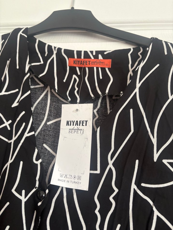 Drapeli Siyah Desenli Uzun Elbise - Görsel 3