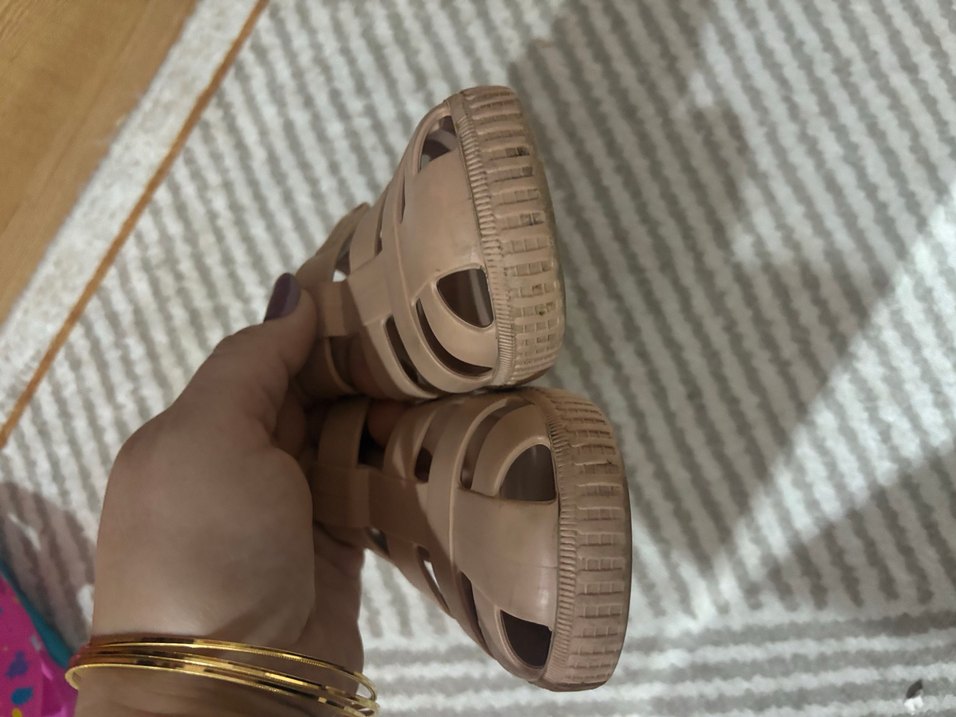 Kız Çocuk Bej Tokalı Kauçuk Sandalet - Görsel 3