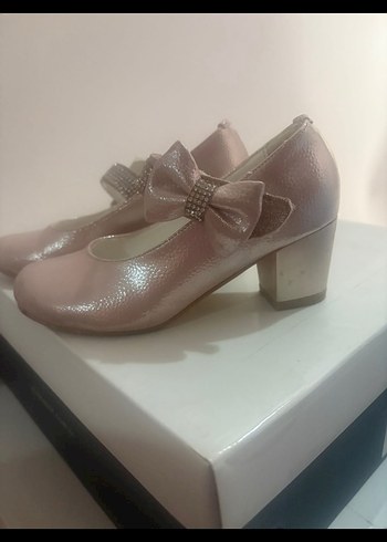Kız Çocuk Topuklu Ayakkabı - Görsel 2