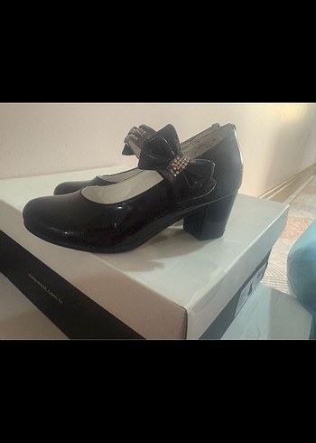 Kız Çocuk Siyah Rugan Tokalı Topuklu Ayakkabı - Görsel 2