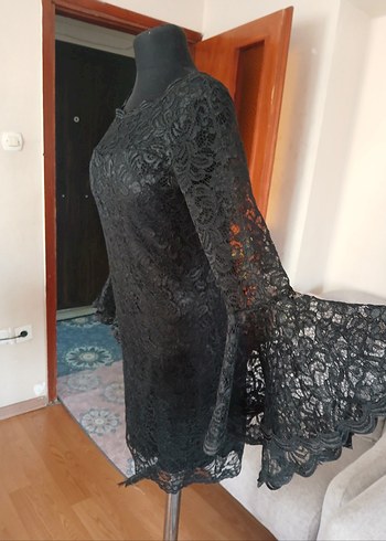 Uzun Kollu Siyah Dantel Midi Elbise - Görsel 3