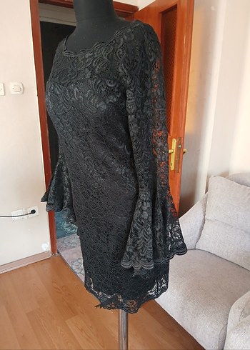 Uzun Kollu Siyah Dantel Midi Elbise - Görsel 4