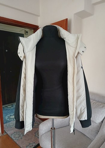 Siyah Detaylı Krem Şişme Mont (S Beden) - Görsel 20