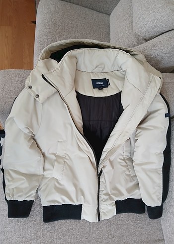 Siyah Detaylı Krem Şişme Mont (S Beden) - Görsel 16