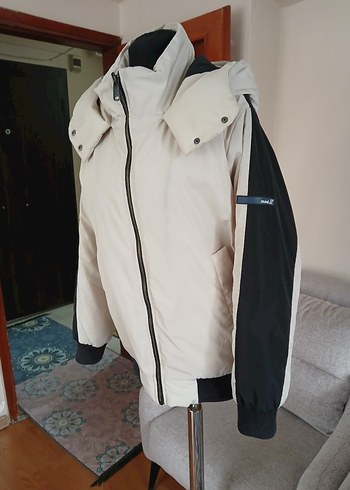 Siyah Detaylı Krem Şişme Mont (S Beden) - Görsel 10