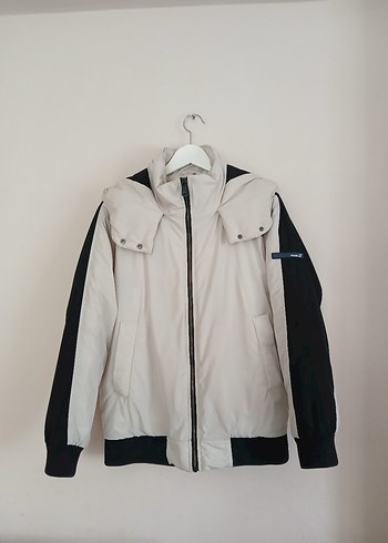 Siyah Detaylı Krem Şişme Mont (S Beden) - Görsel 2