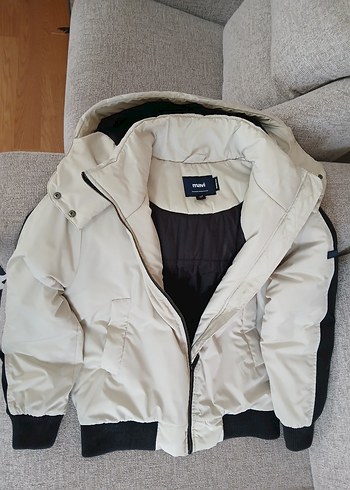 Siyah Detaylı Krem Şişme Mont (S Beden) - Görsel 4