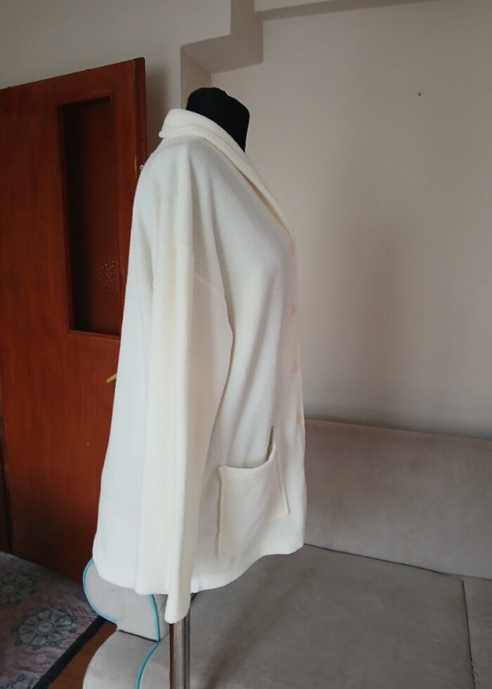 Kırık Beyaz Polarlı Hırka  S Beden - Görsel 3