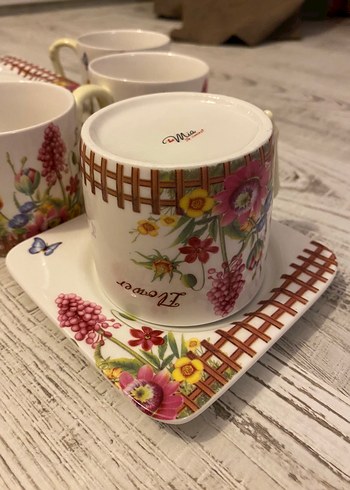 Çiçek Desenli Pastel Renkli Fincan ve Tabağı - Görsel 9