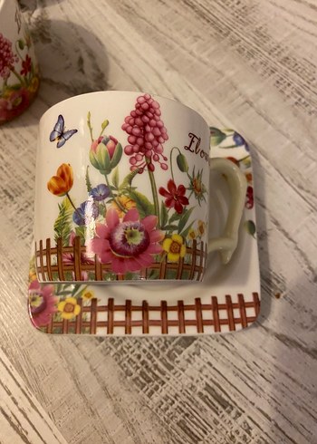 Çiçek Desenli Pastel Renkli Fincan ve Tabağı - Görsel 3