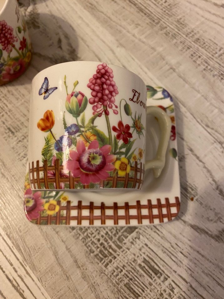 Çiçek Desenli Pastel Renkli Fincan ve Tabağı - Görsel 3