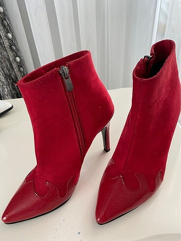 Zara Topuklu bot