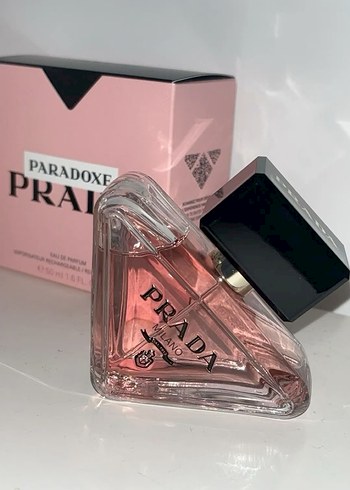 Prada Paradoxe Kadın Parfümü 50 ml - Görsel 2