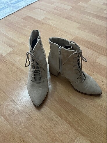 LC Waikiki Topuklu bot