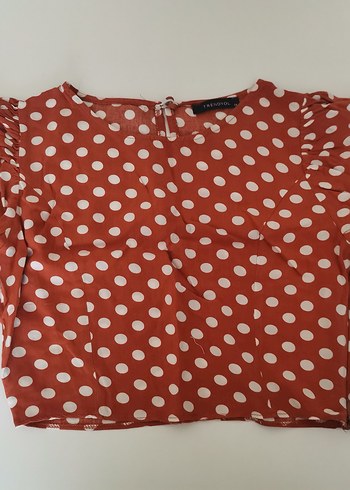 Trendyol & Milla Trendyolmilla Puantiyeli Kısa Kollu Bluz crop