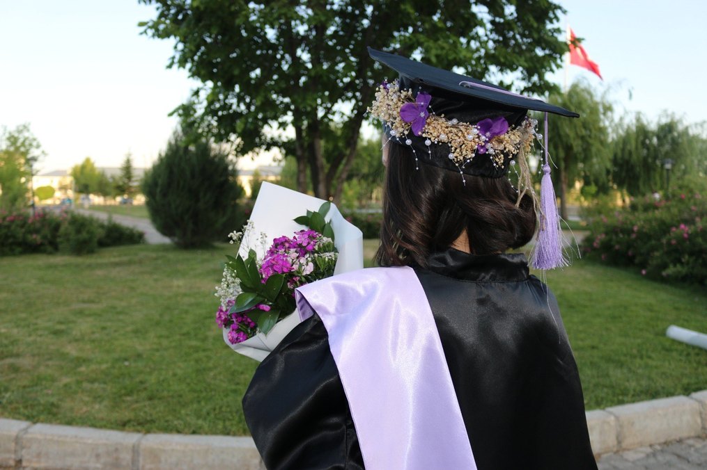 Uludağ üniversitesi eğitim fakültesi cüppe ve kep - Görsel 2