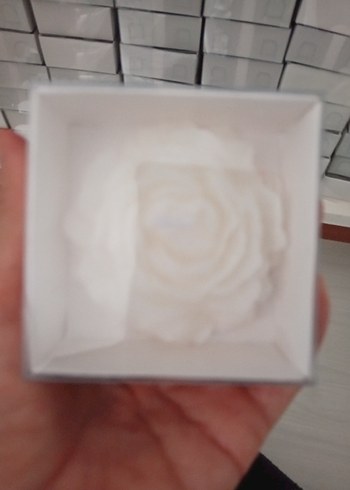 Beyaz Gül Şeklinde Mum - Görsel 2