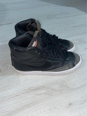 Nike Blazer Mid