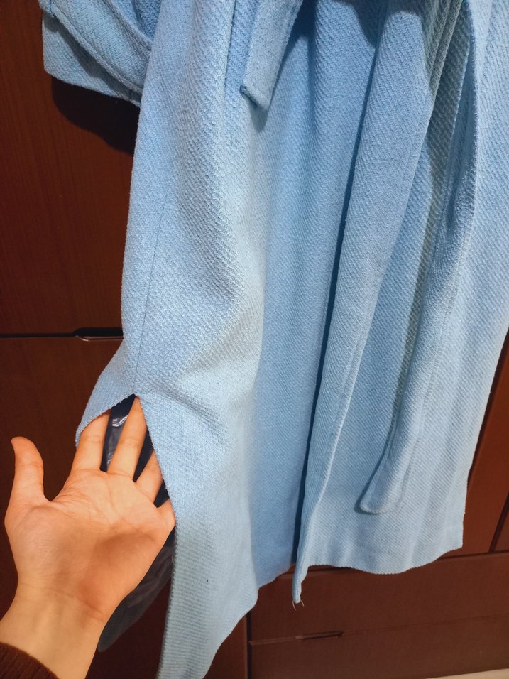 Quzu Mavi Kemerli Kadın Kaban - Görsel 4