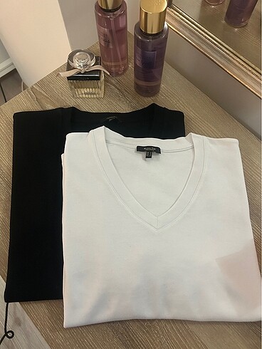 Massimo Dutti 2 adet V yaka T-shirt (M beden)