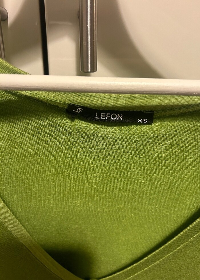 Butik ürünü Fıstık Yeşili T-shirt (XS) - Görsel 2