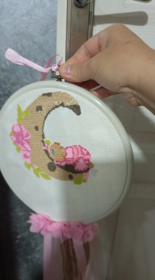 Pembe Nakışlı Bebek Temalı Dekoratif Duvar Süsü el işleme - Görsel 4