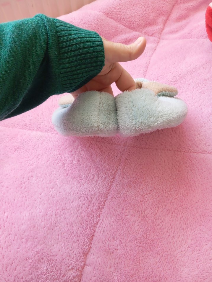 Nakışlı Kürklü Kız Çocuk Ev Terliği - Görsel 4